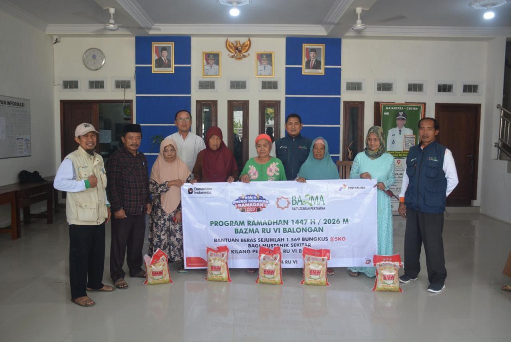 Pekerja Kilang Balongan Salurkan 7,8 Ton Beras ZIS untuk Warga Sekitar