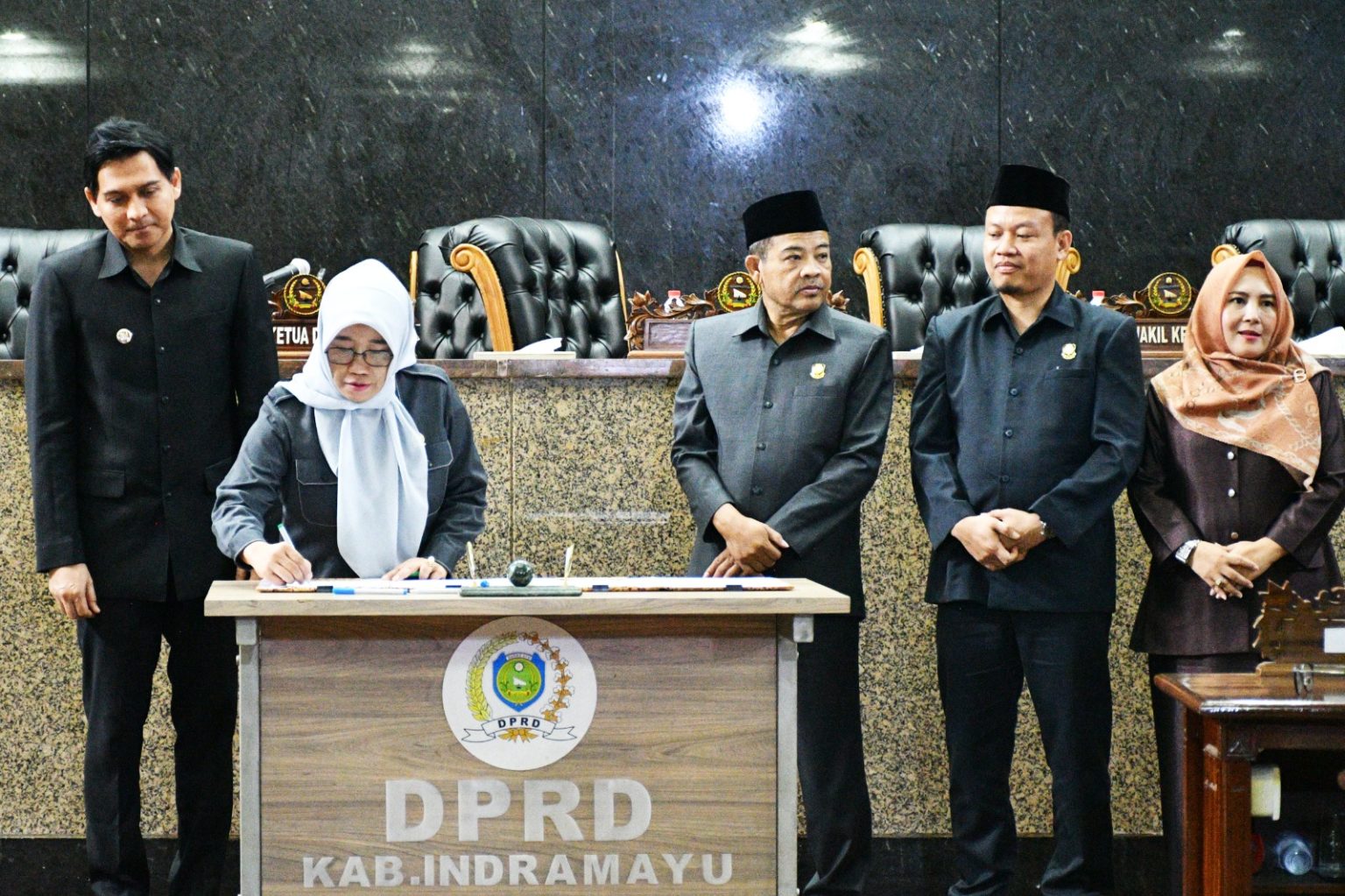 Rapat Paripurna DPRD Indramayu Bahas Peralihan Aset Daerah Status RSUD M.A. Sentot Patrol dan Penyertaan Modal PT BPR